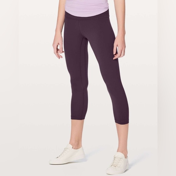EUC Lululemon Align Crop *21"
Black Currant 4 - Picture 2 of 6